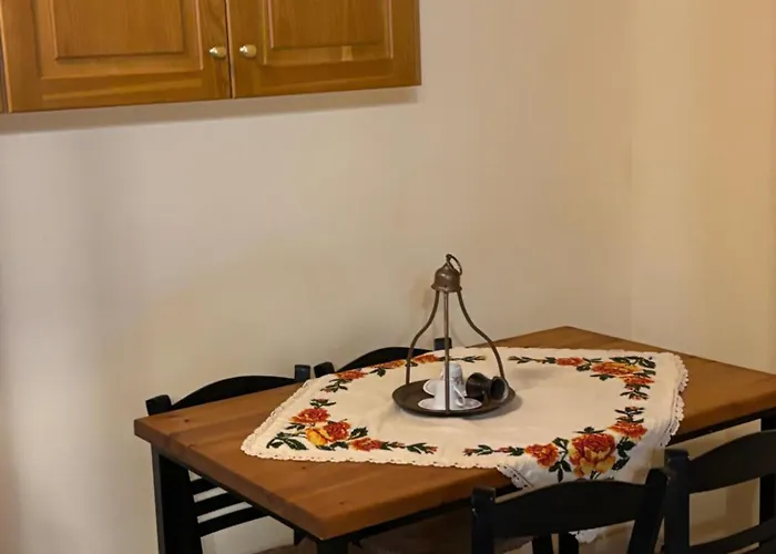 Thanasis House